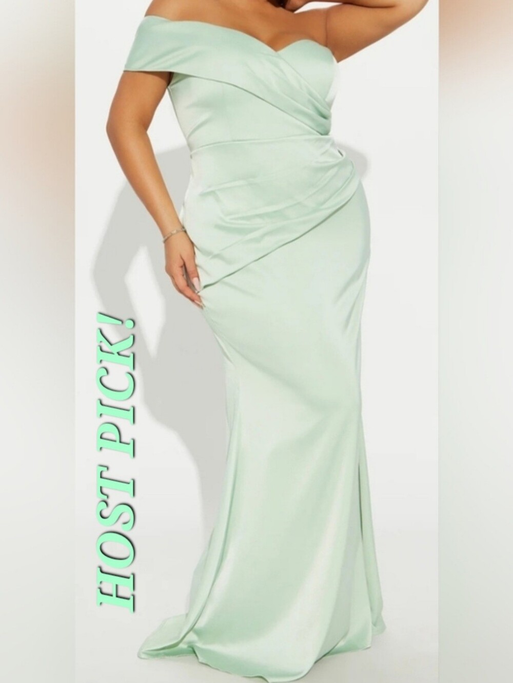 HP 🎉 NWT Off-Shoulder Mint Green Evening Gown 💚